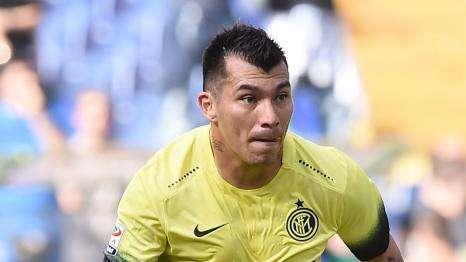 Cile, tre cambi con l'Uruguay. Ma Medel non si tocca