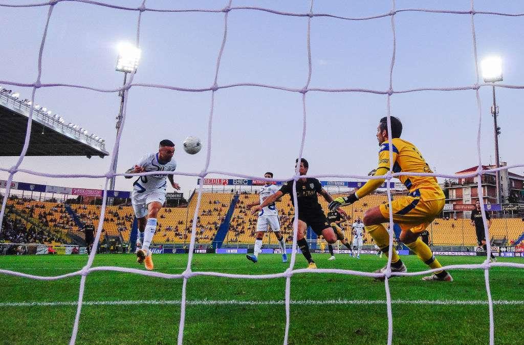 CdM - Il Napoli non molla Vecino: occhio al colpo last-minute in prestito