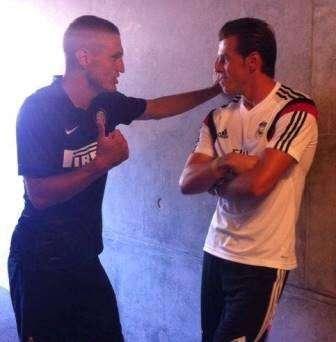 FOTO - Vidic e Bale, dialogo tra ex stelle della Premier