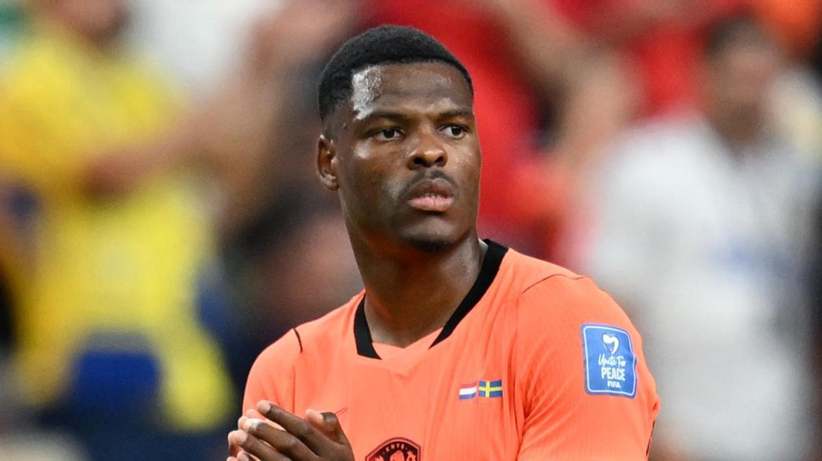 Van Hanegem consiglia Dumfries: "A Vinicius vanno pestati subito i piedi"