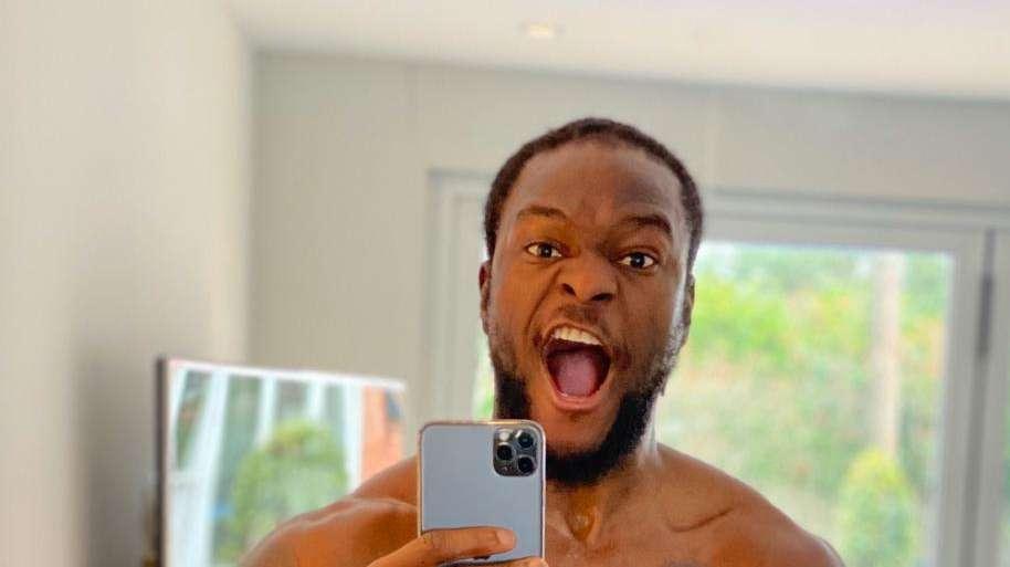 Moses corre e suda sul tapis roulant: "Lavoro duro ogni giorno"