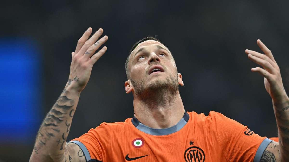 Arnautovic festeggia i tre punti: "Notte fantastica". Poi elogia Frattesi: "Ma che roba sei..."