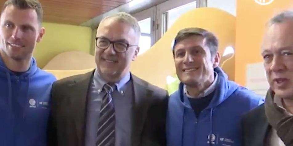 VIDEO - Inter, per Natale visita speciale in 4 ospedali pediatrici del milanese