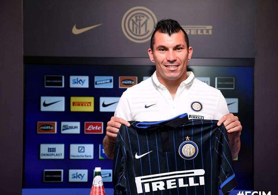 VIDEO - Medel e la nuova maglia, le prime immagini