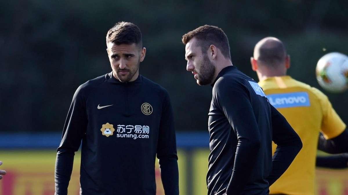 Covid-19, De Vrij e Vecino positivi. L'Ats di Milano ha vietato la disputa di Inter-Sassuolo, stop anche ai Nazionali
