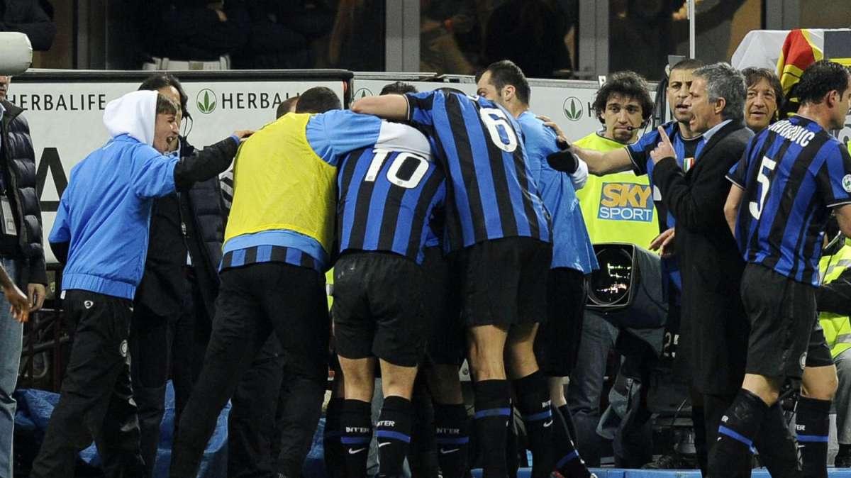 Tutti a Barcellona: Mou porta l'intera rosa nerazzurra al Camp Nou