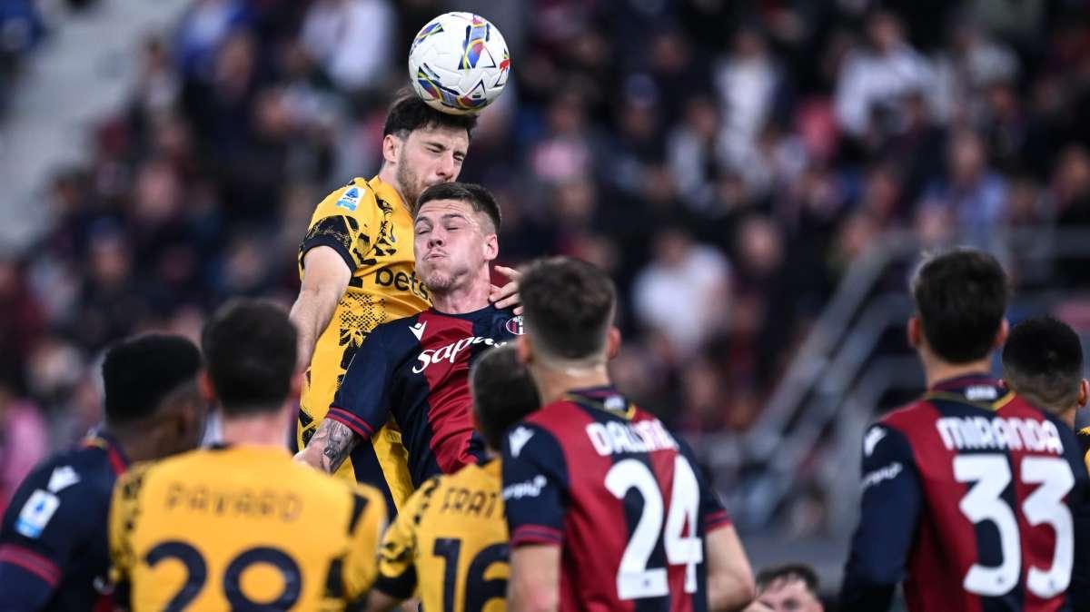 Gli spigoli del Dall'Ara aprono una volata scudetto alla pari: Bologna gela ancora l'Inter
