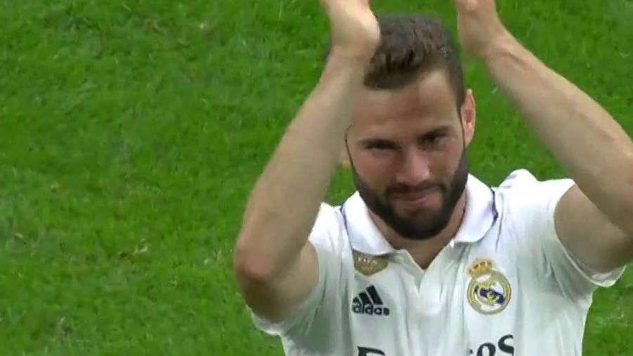 Si chiude il campionato del Real Madrid. Il Bernabeu in coro lancia un appello: "Nacho, resta"