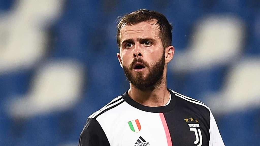 Pjanic: "Lotta scudetto aperta. Caos Juve? Allegri ce la farà anche stavolta"