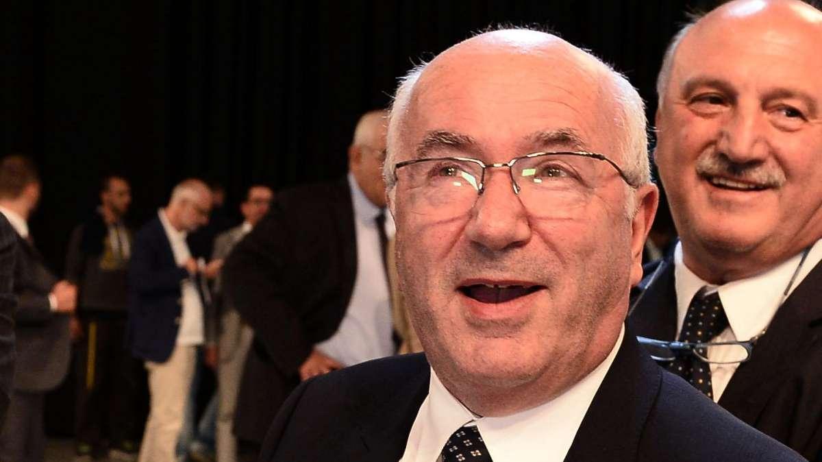 Tavecchio: "Mangia banane? Se mi chiedessero..."