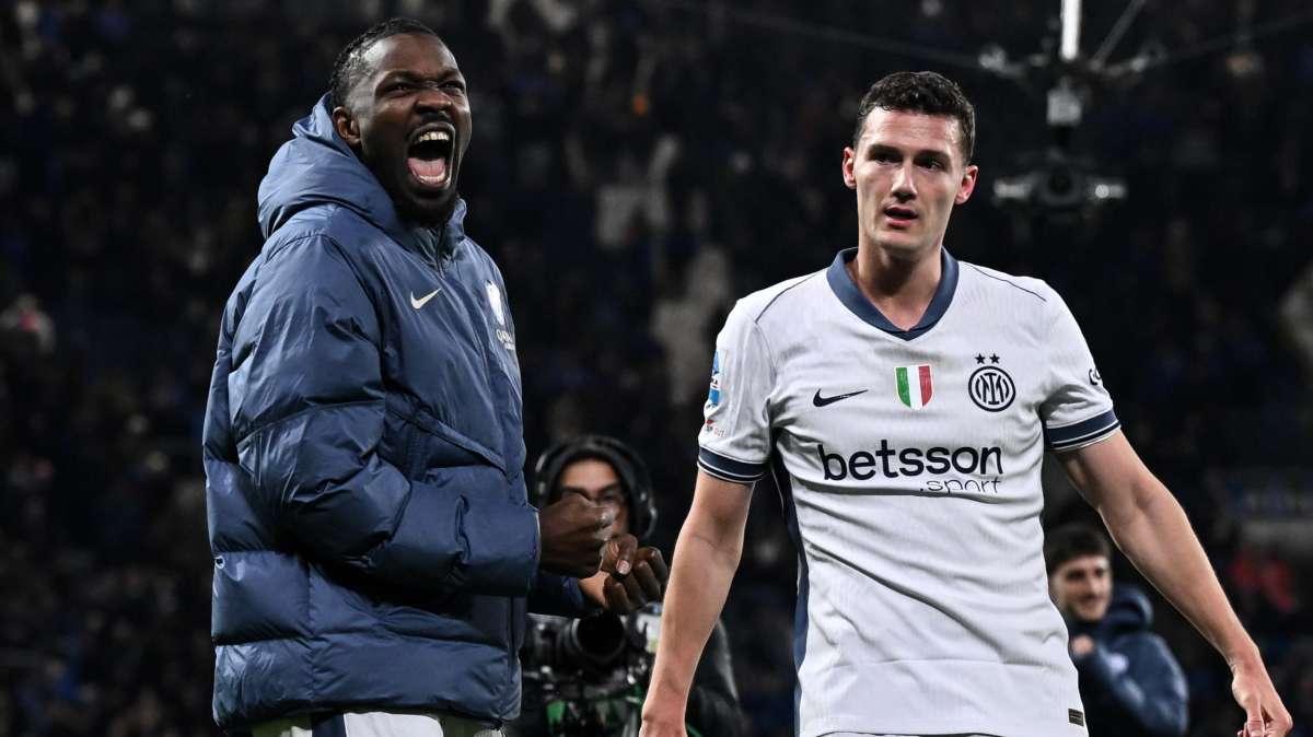 Sky - Distorsione alla caviglia: Pavard salterà Barcellona-Inter. Buone notizie da Thuram: ecco cosa filtra 