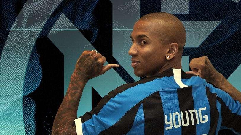 Young ha scelto il numero per l'avventura all'Inter: la sua maglia nerazzurra avrà il 15
