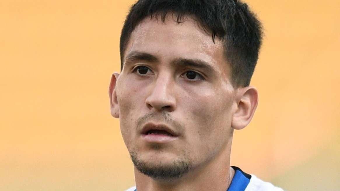Lens, il dg Dréossi accoglie Satriano: "Ha il profilo per adattarsi perfettamente al DNA del club"