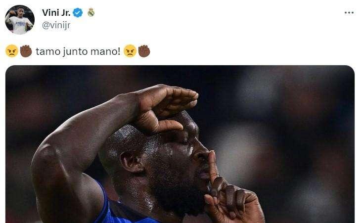 Il caso Lukaku fa il giro del mondo. Vinicius jr sui social: "Tamo junto mano"