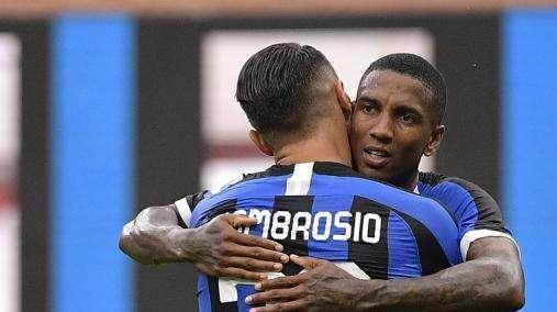 L'Inter gioca a tennis col Brescia, Young esulta: "Ottimi tre punti, bello fare gol e assist" 