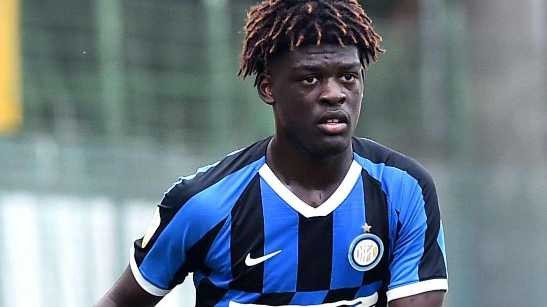 Kinkoue stamane in sede: novità in arrivo per il difensore