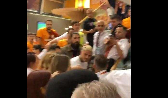 Baruffa per Icardi in un centro commerciale di Istanbul: litigata con un tifoso del Galatasaray