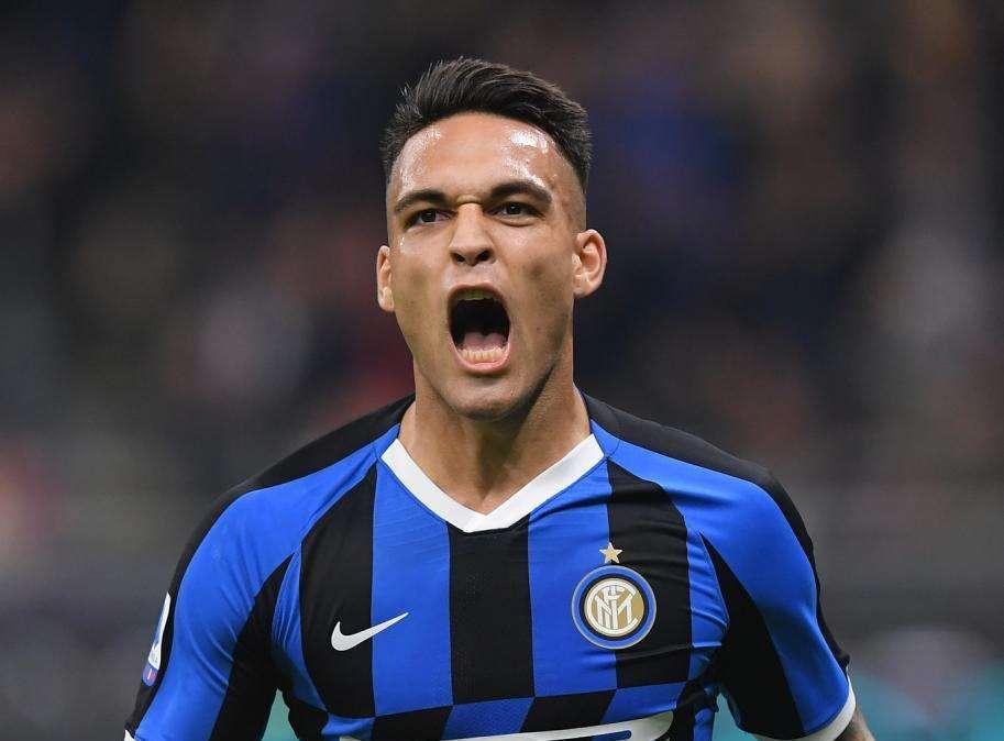 CdS - La notte di Lautaro contro il Barça che lo vuole, ma di rinnovo si parlerà solo in primavera