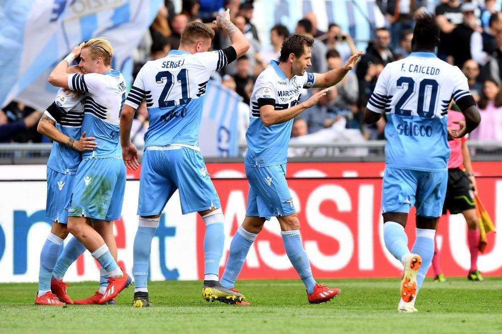 SERIE A - Super Lazio, poker al Parma. Il Chievo rallenta l'Atalanta