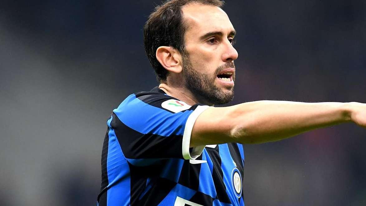 Godin ora è davvero vicino al Cagliari: oggi può essere la giornata decisiva. E si sbloccherebbe Vidal