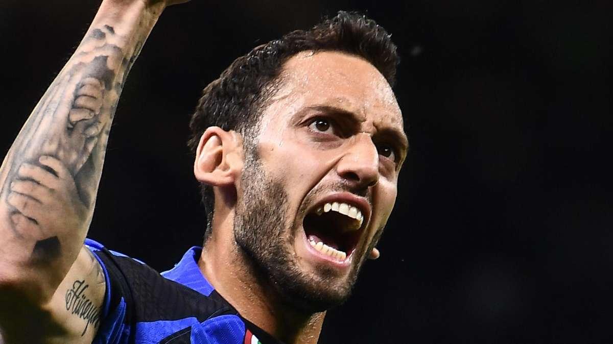 UFFICIALE - Inter, rinnova anche Hakan Calhanoglu: il turco si lega ai nerazzurri fino al 2027