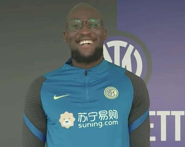 Festa scudetto ad Appiano, Lukaku: "Sono senza parole". Lautaro: "Vittoria non facile, è stata lunga"