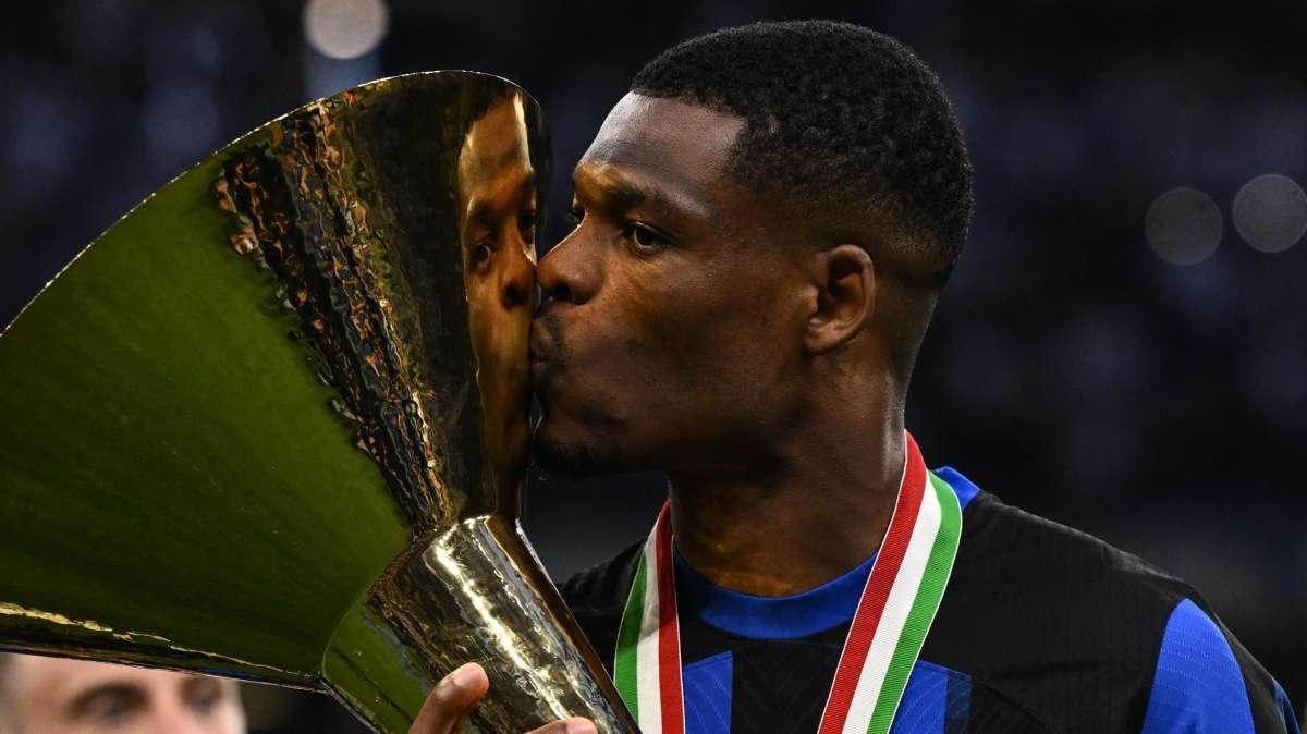 Ceccarini: "Inter, tre nomi per la porta e caccia a un difensore centrale. Dumfries? Il club spera nel rinnovo"