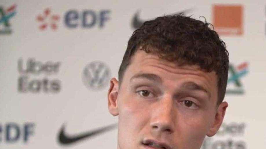 Pavard esalta Giroud: "Grande attaccante e grande uomo, per me una fonte d'ispirazione"