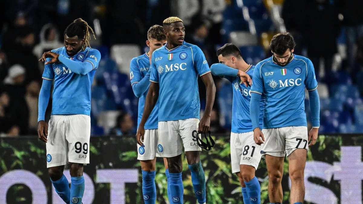 Napoli, clima tesissimo: De Laurentiis negli spogliatoi e contestazione da parte dei tifosi