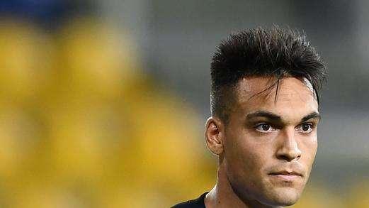 La maglia autografata di Lautaro Martinez all'asta per SOS Pesaro