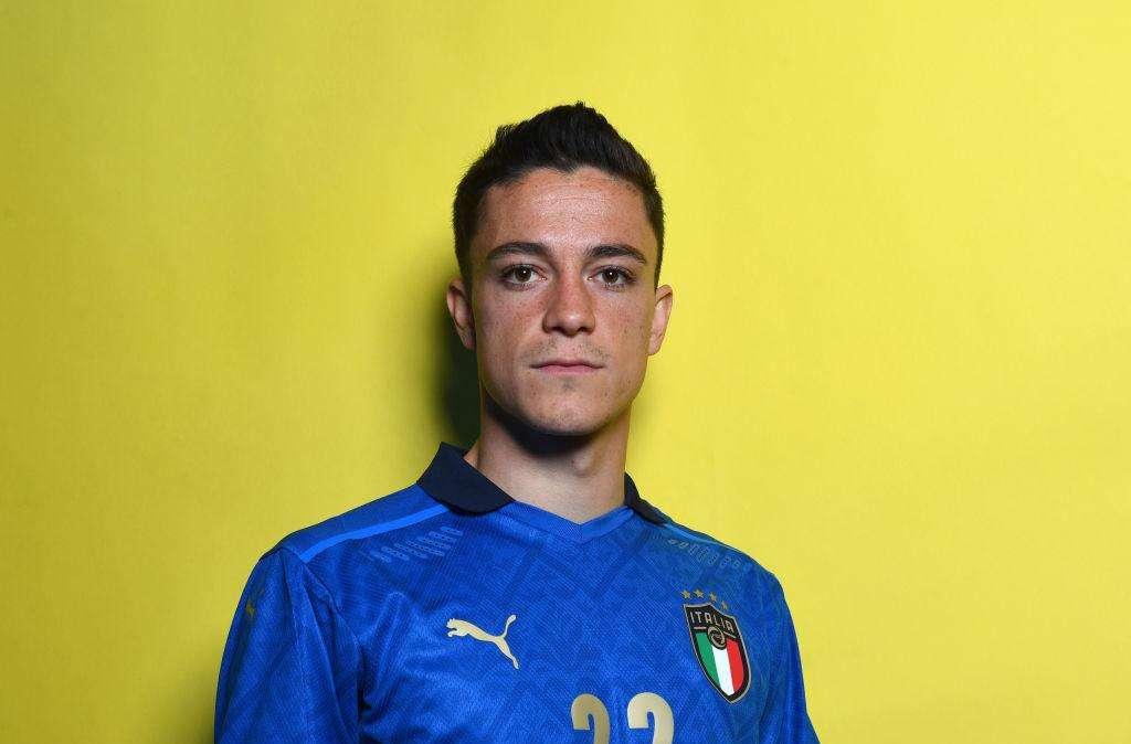 Raspadori e la passione per le maglie: "Ho sempre cercato quelle dei miei idoli come Lukaku e Lautaro"