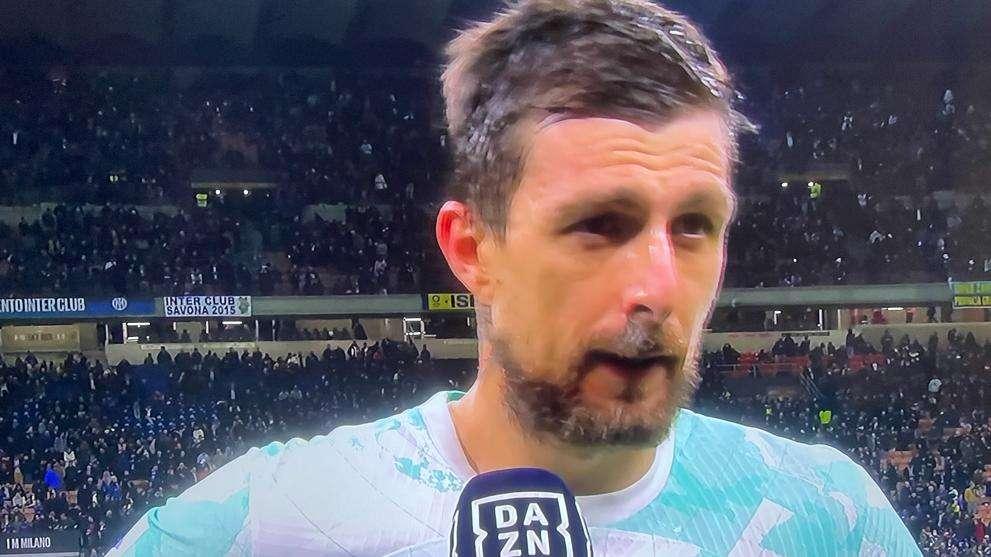 Acerbi al 45': "Dobbiamo cercare di fare il secondo gol e di essere più equilibrati. Serve calma"