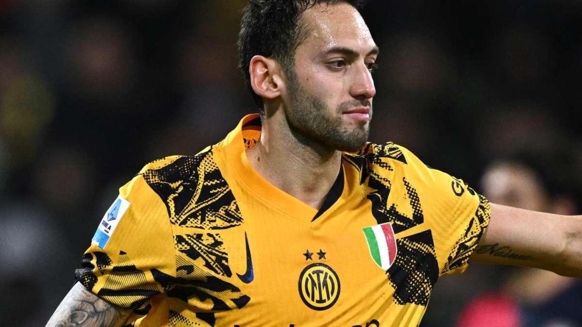 CdS - Calhanoglu finalmente ritrovato. E col Napoli c'è anche una componente "personale"