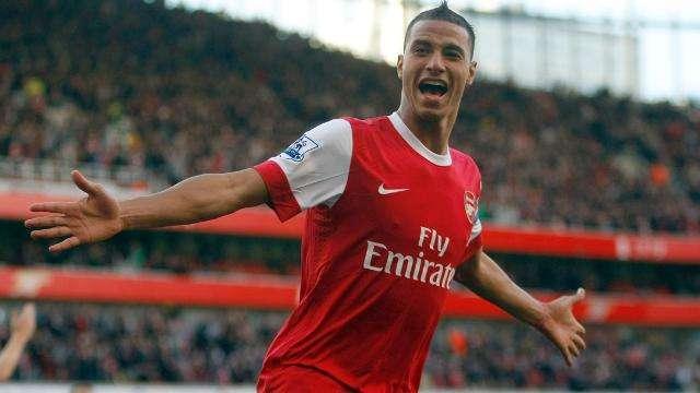 Nuova idea per vice-Milito: spunta Chamakh, ecco perché si può fare