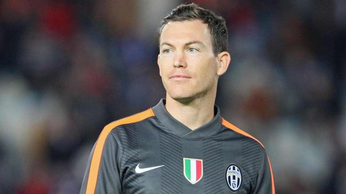 Lichtsteiner: "Il rinnovo? Stiamo parlando con il club"