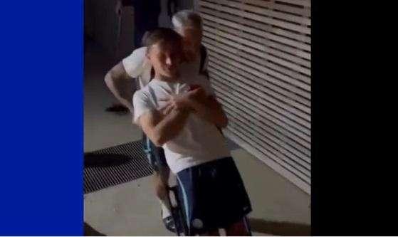 VIDEO - Dimarco-Barella festeggiano a modo loro: "Giocare al Camp Nou non è stressante"