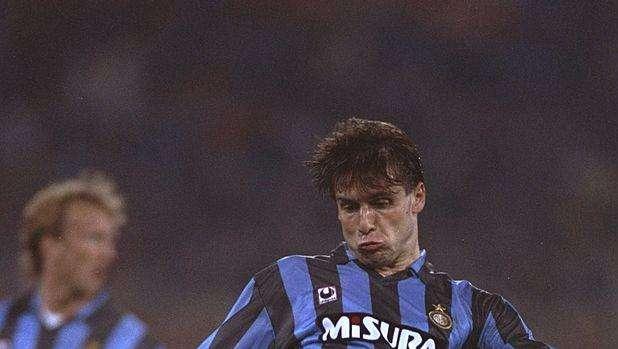 VIDEO - Accadde oggi - Berti colpisce il Salisburgo e ipoteca la Uefa '94. Ma è anche il giorno della "gara scandalo" del '98