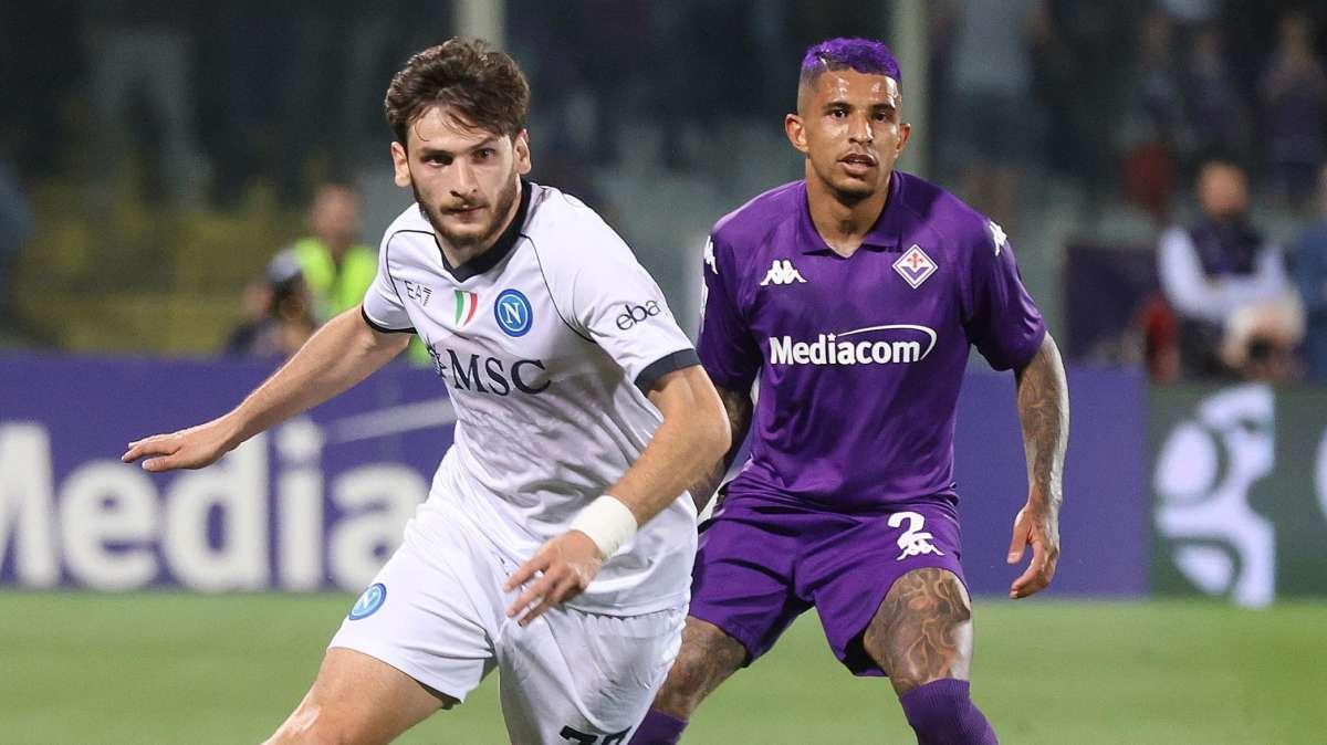 VIDEO - Le punizioni magiche di Biraghi e Kvaratskhelia, ma non solo: gli highlights del 2-2 di Fiorentina-Napoli 