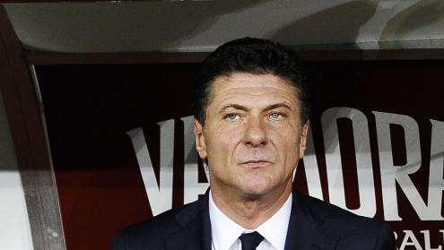 Fischi copiosi per Mazzarri. Acclamati i tre attaccanti
