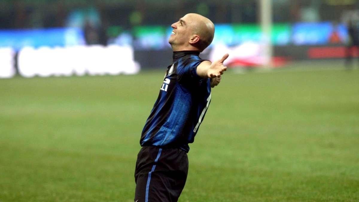 Cambiasso e Maicon stendono un Chievo ben organizzato: è 2-0