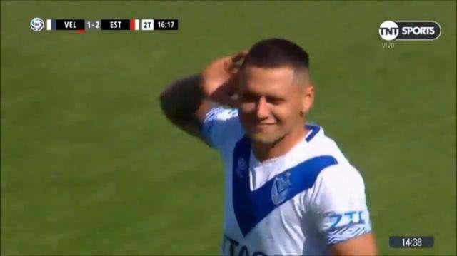 VIDEO - Zarate, ritorno al passato: gol meraviglioso nel 3-3 tra Velez ed Estudiantes