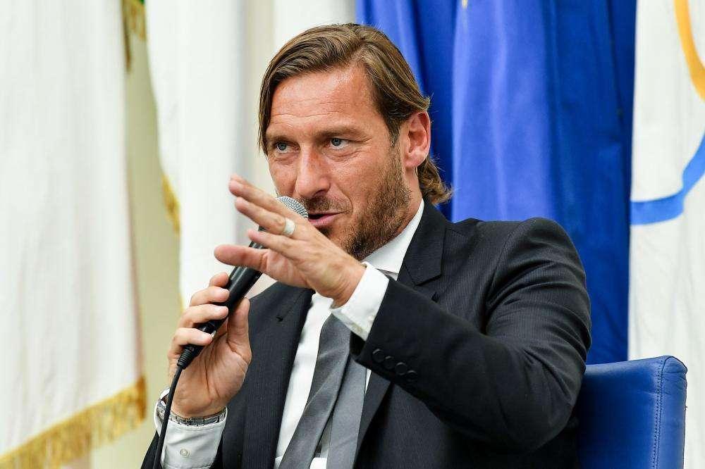 Totti: "Secondo me il campionato non riprenderà a maggio. Anche a luglio sarà difficile"