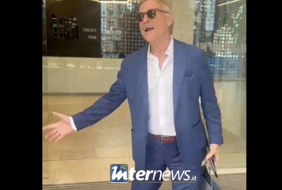 VIDEO - Ritorno di Hakimi all'Inter e permanenza di Lautaro: Alejandro Camaño risponde così ai cronisti sotto la sede