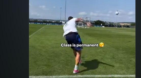 VIDEO - Kolarov non perde il vizio: magia con il sinistro in allenamento