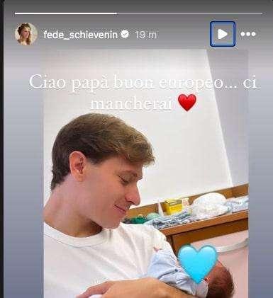 Barella tiene in braccio il piccolo Romeo, la moglie Federica lo saluta: "Ciao papà, buon Europeo. Ci mancherai"