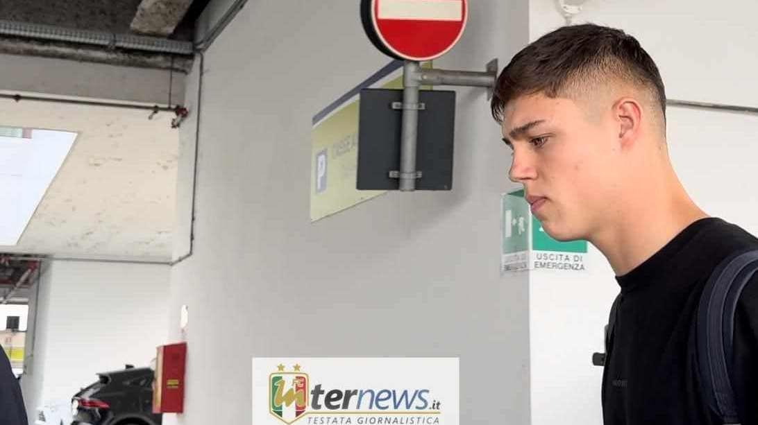 VIDEO - Palacios atterrato a Malpensa: inizia l'avventura nerazzurra per il talento argentino