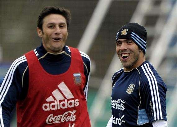 Psg, Milan e Inter: questa è tutta la verità sull'intrigo Tevez. E Zanetti...