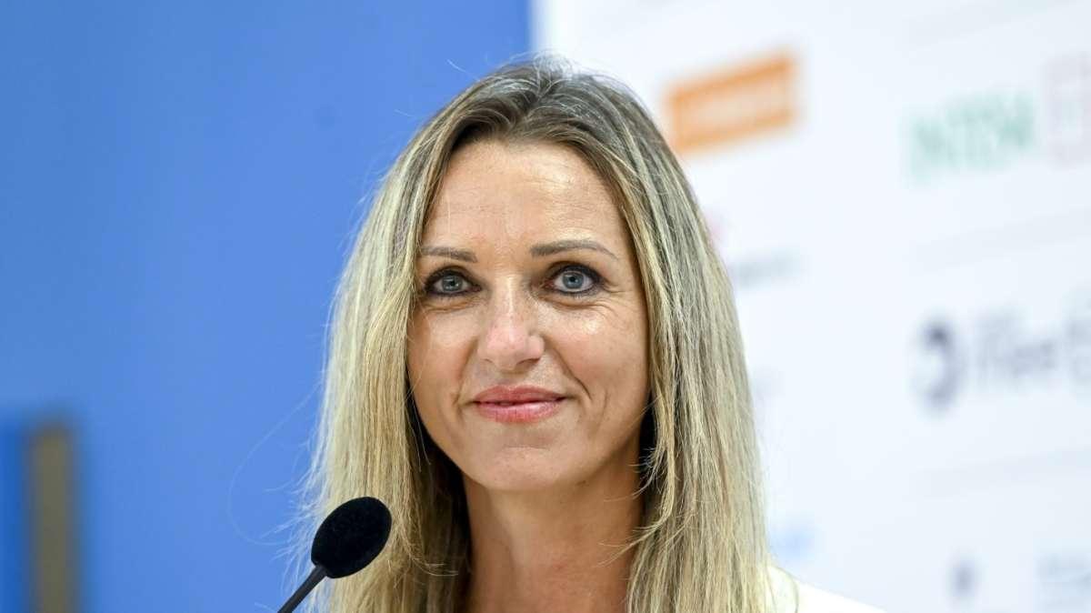 Vezzali: "La Serie A rifletta su DAZN. Capienza stadi? Serve cautela"