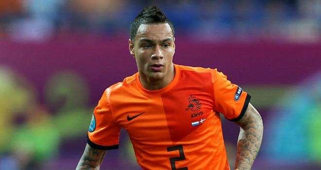 In Francia: "L'Inter continua a seguire Van der Wiel"