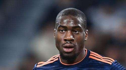 Problemi per Kondogbia, l'Inter dimostra vicinanza: "Forza Kondo! Ti aspettiamo presto in campo"